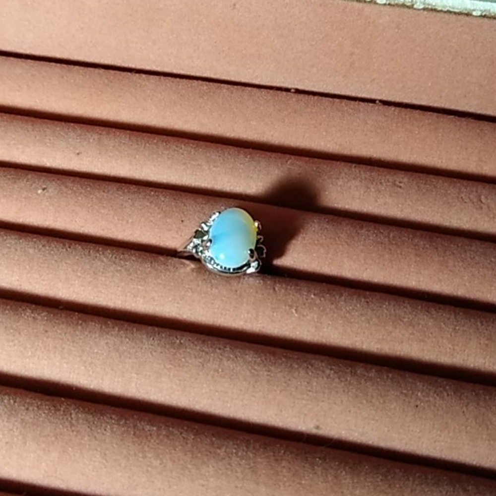 Ring - Picture 2 of 4